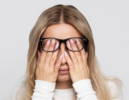 Woman-rubbing-eyes-e1606840182198